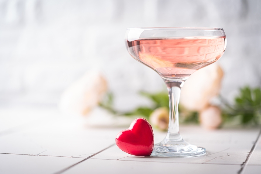 5 wine cocktails for a colourful and elegant Valentine's Day